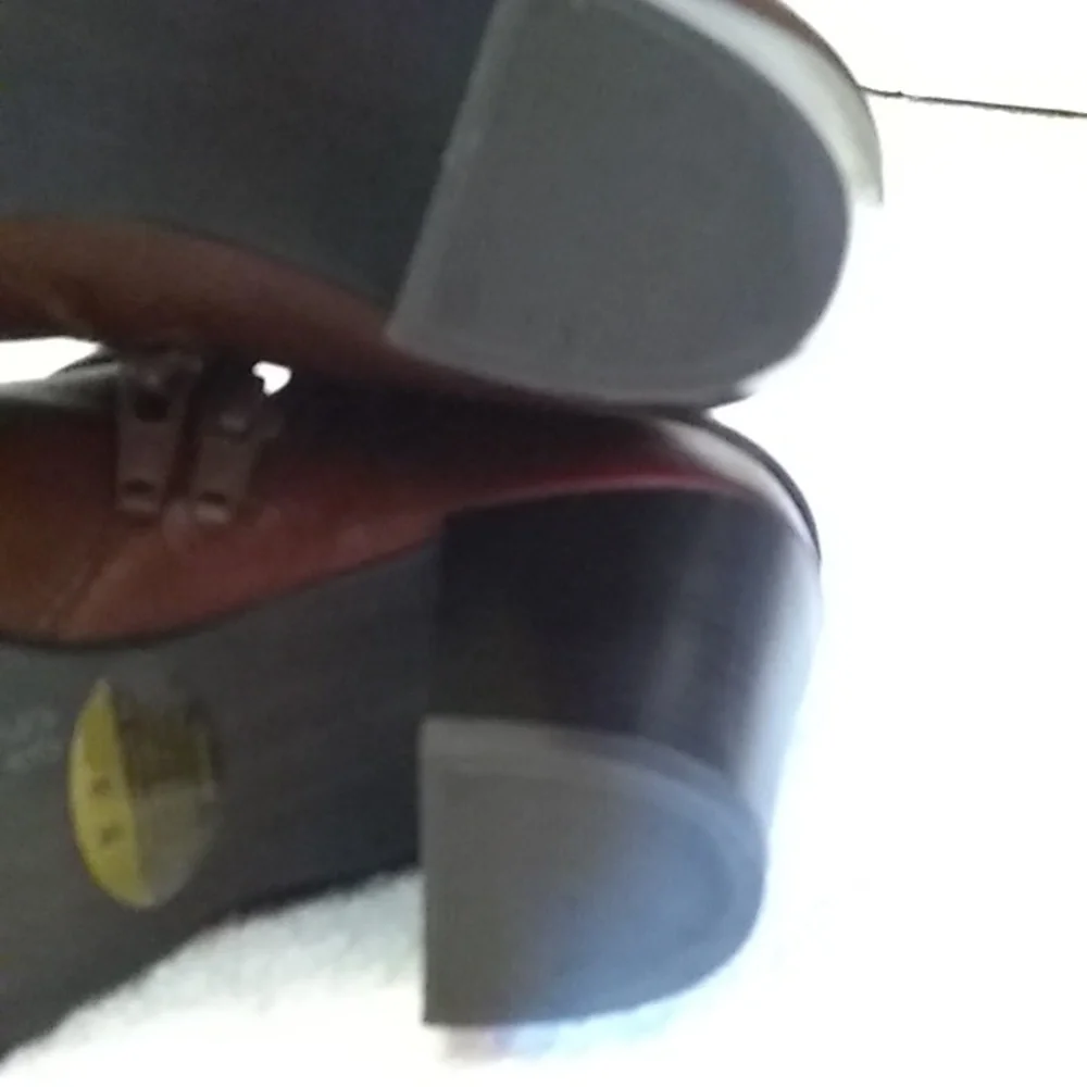 Boots - Picture 6 of 7